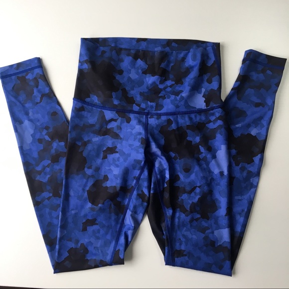 Lululemon - blue/black camouflage print - Picture 3 of 6